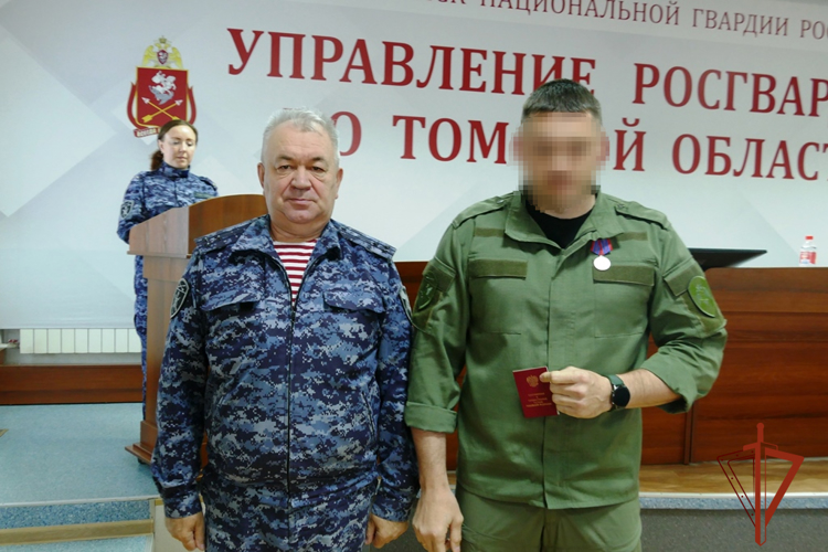 Начальник Управления Росгвардии по Томской области вручил государственные награды участникам специальной военной операции