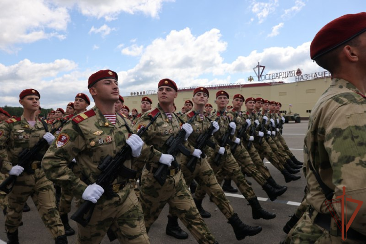 Директор Росгвардии генерал армии Виктор Золотов принял участие в торжественных мероприятиях, посвященных 100-летию дивизии имени Ф.Э. Дзержинского