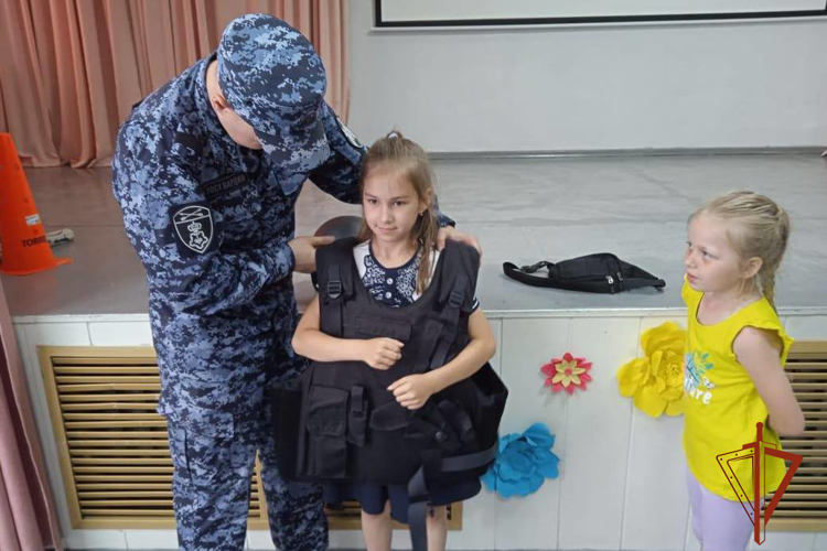 «Каникулы с Росгвардией» проходят для подрастающего поколения Томской области