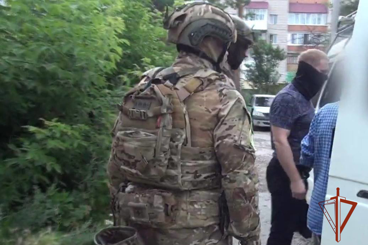 Сотрудники ОМОН Росгвардии задержали сторонника экстремизма в Томске
