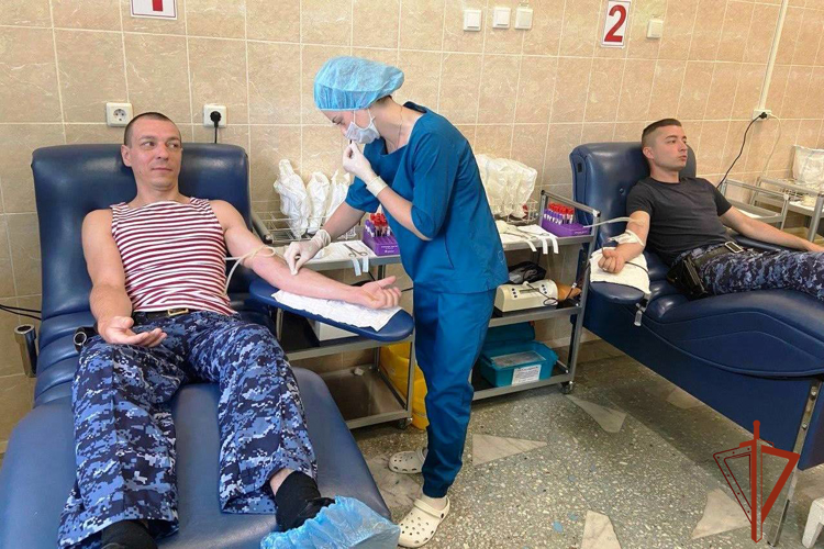 Росгвардейцы присоединились к донорскому марафону в Томской области