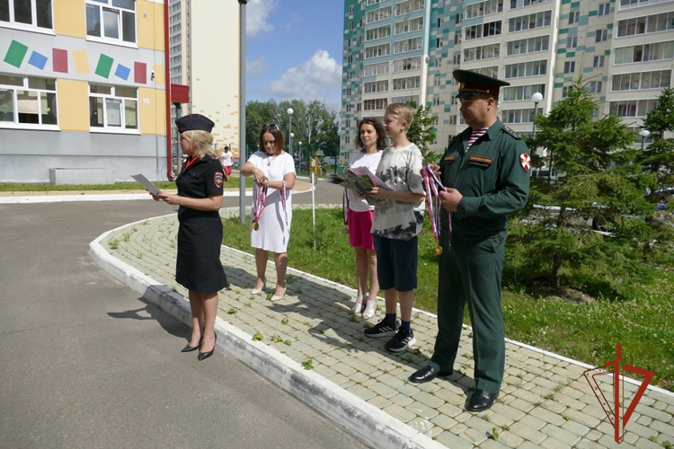 Росгвардия и Госавтоинспекция провели урок дорожной безопасности для воспитанников детского сада в Томске (видео)