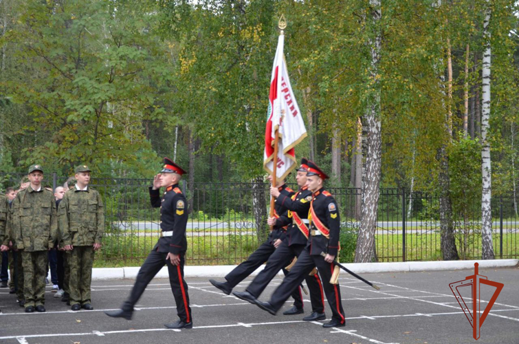 Росгвардейцы поздравили кадетов в Томской области с началом нового учебного года