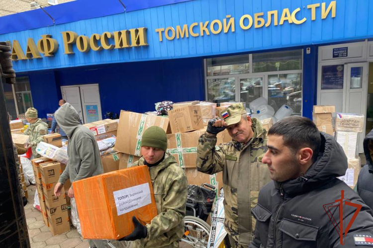 Росгвардейцы Томской области оказали помощь в погрузке гуманитарной миссии для отправки  в зону СВО 