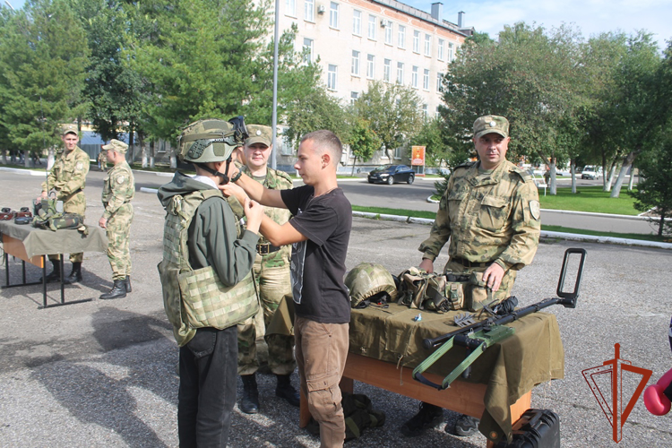 Традиционный детский праздник накануне начала учебного года прошел в Северском соединении Росгвардии