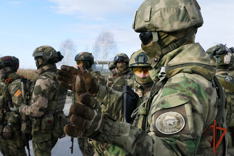 Полевой выход роты спецназа «Рысь» Северского соединения Росгвардии проходит в Томской области (Рубрика «Всегда на страже»)