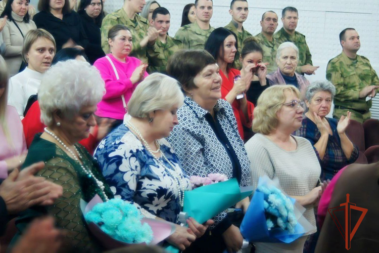 В Северском соединении Росгвардии отметили День матери