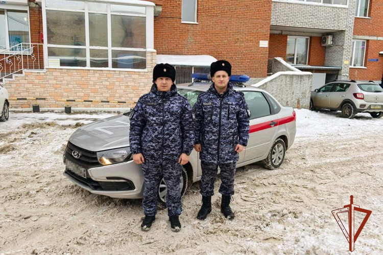 В Томске росгвардейцы помогли вернуться домой 82-летней пенсионерке, страдающей потерей памяти