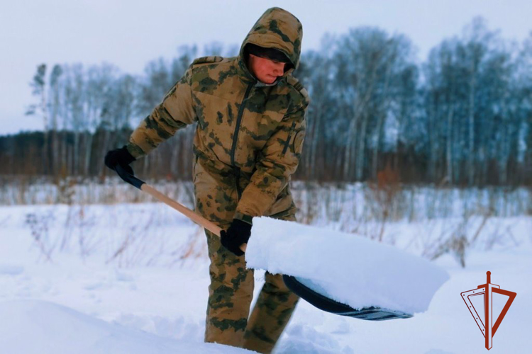 Военнослужащие Северского соединения Росгвардии почтили память жителя блокадного Ленинграда 