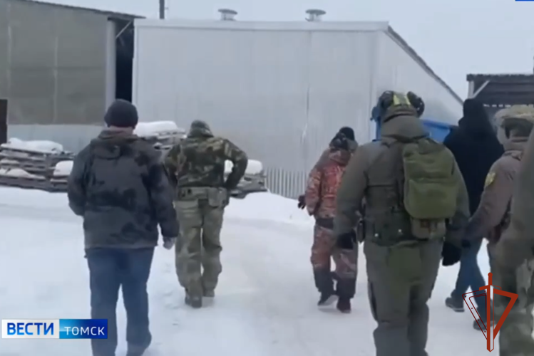 Росгвардия в Томской области принимает участие в профилактических рейдах по соблюдению миграционного законодательства 