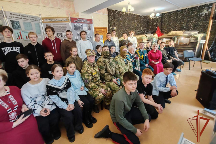  «Уроки мужества. Связь поколений» прошли с участием военнослужащих Росгвардии в Томской области
