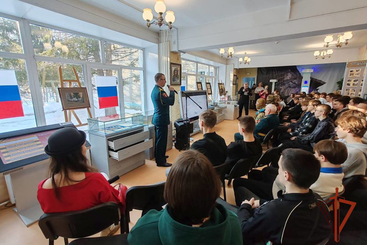  «Уроки мужества. Связь поколений» прошли с участием военнослужащих Росгвардии в Томской области