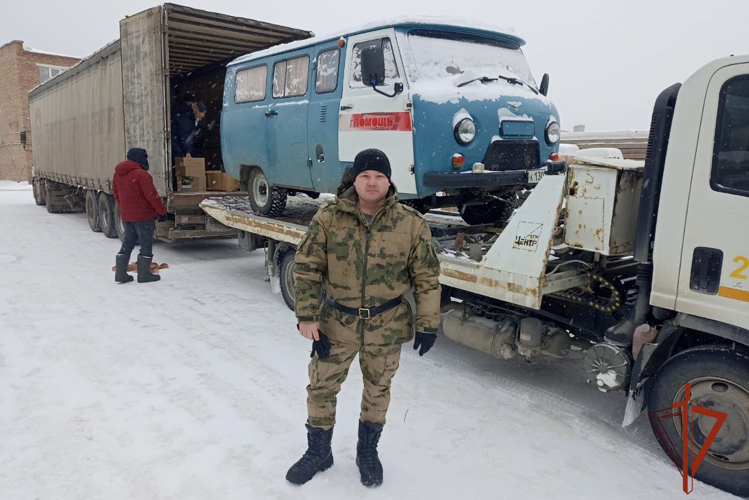 В Томской области Росгвардия оказала помощь в погрузке очередной гуманитарной помощи на СВО (видео)