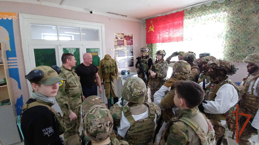 Росгвардия проводит профориентационную работу с подрастающим поколением в Томской области