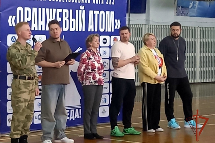 Офицер Росгвардии в Томской области стал почетным гостем «Школьной Баскетбольной Лиги 3х3 «Оранжевый атом»