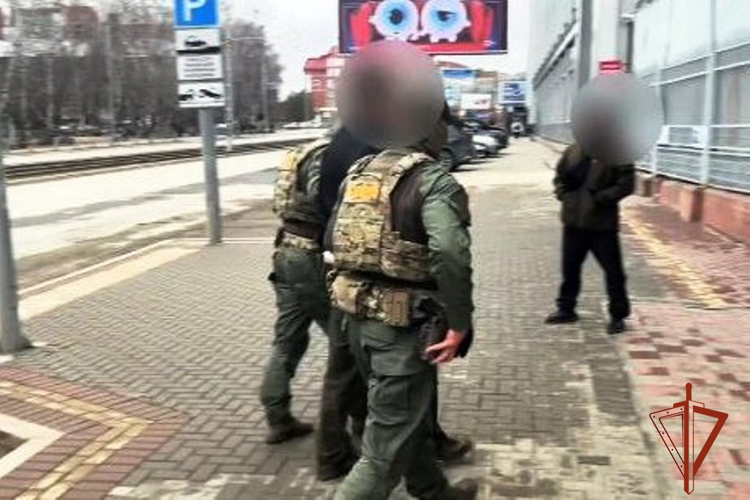 При силовой поддержке спецназа Росгвардии задержан житель Томской области, обвиняемый в организации убийства (видео)