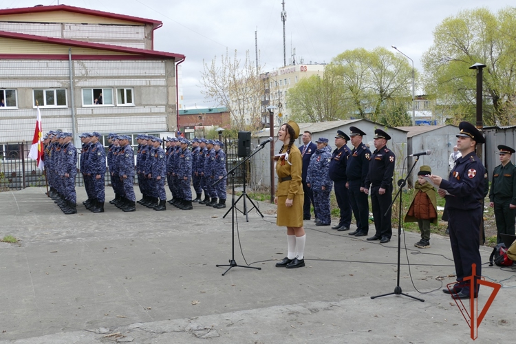 «Парад у дома ветерана» провела Росгвардия в честь 80-летия Великой Победы в Томске (видео)