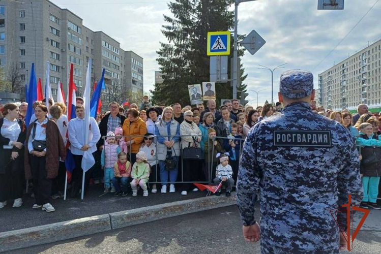 Правопорядок в День Великой Победы обеспечили росгвардейцы в Томской области (видео)