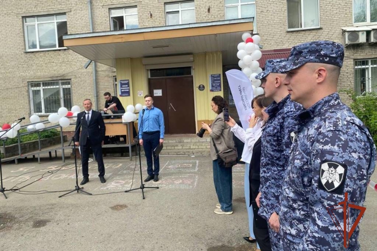 Росгвардейцы пронесли факел «Огонь жизни» в поддержку донорства костного мозга в Томске (видео)