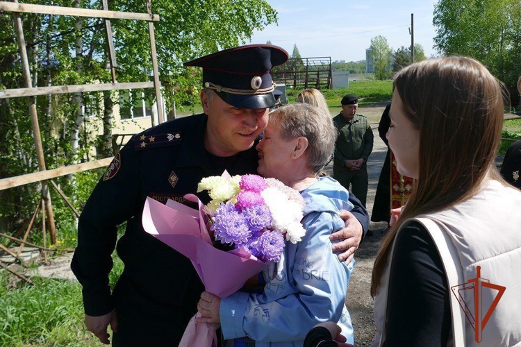 В Томске почтили память трагически погибших в 2011 году сотрудников вневедомственной охраны Росгвардии