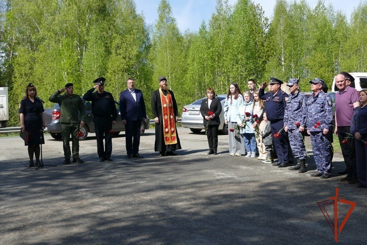 В Томске почтили память трагически погибших в 2011 году сотрудников вневедомственной охраны Росгвардии 