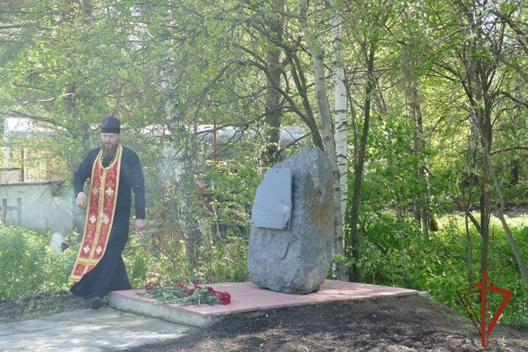 В Томске почтили память трагически погибших в 2011 году сотрудников вневедомственной охраны Росгвардии 