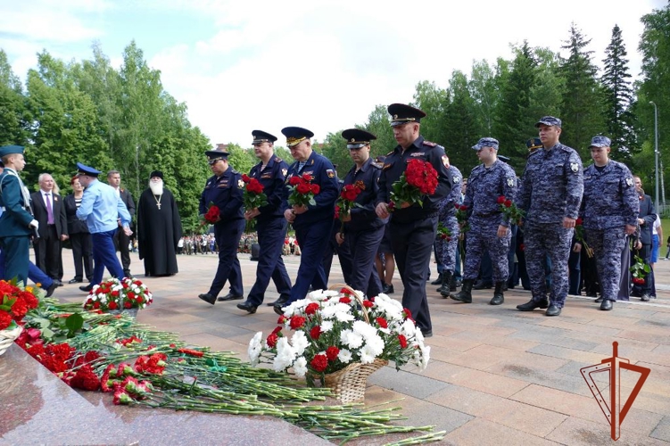Память погибших в годы Великой Отечественной войны почтила Росгвардия в Томской области