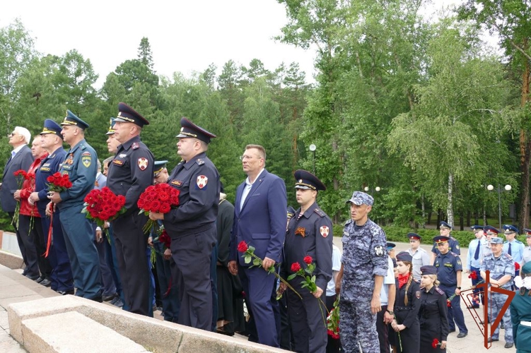 Память погибших в годы Великой Отечественной войны почтила Росгвардия в Томской области