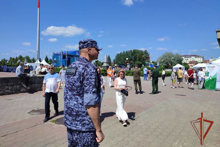 Росгвардейцы в Томской области обеспечили безопасность празднования Дня России