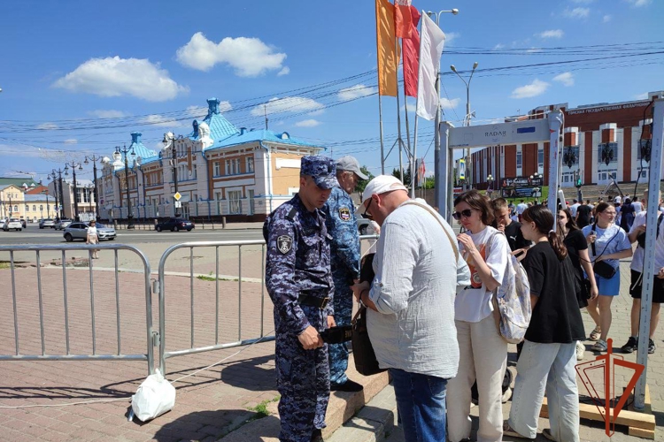 Росгвардейцы в Томской области обеспечили безопасность празднования Дня России