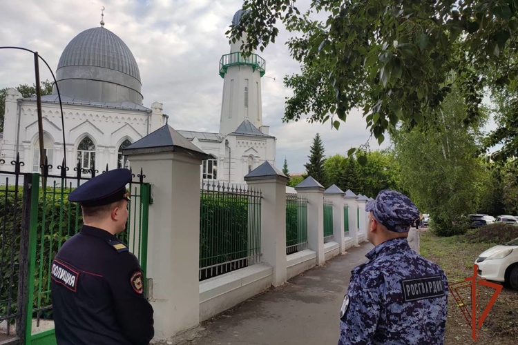 Томские росгвардейцы обеспечили охрану правопорядка во время празднования Курбан-Байрама