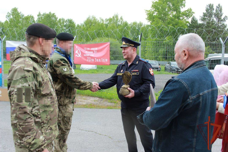 Томские спецназовцы вошли в тройку лидеров на межрегиональном турнире по стрельбе в Кемерове