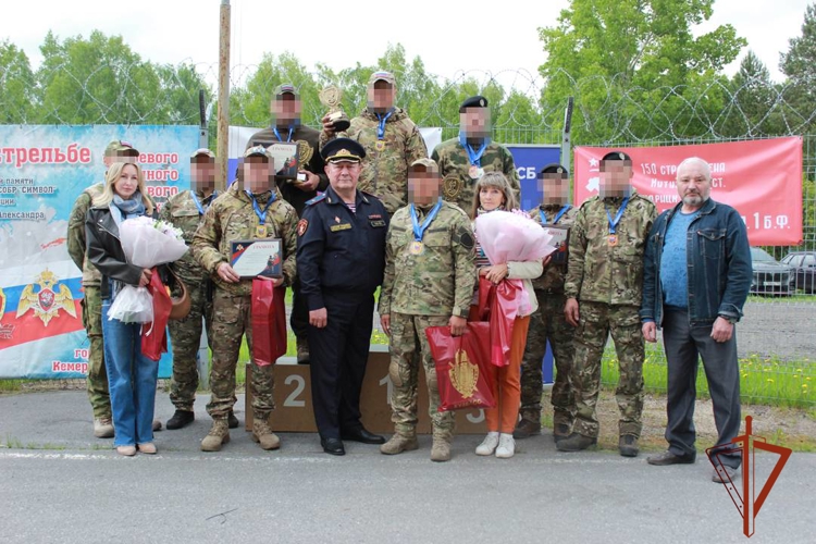 Томские спецназовцы вошли в тройку лидеров на межрегиональном турнире по стрельбе в Кемерове