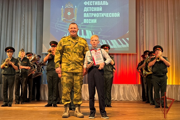 Торжественное награждение юных исполнителей патриотических песен прошло в Северском соединении Росгвардии 