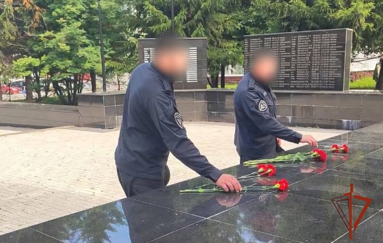 Томская Росгвардия в День ветеранов боевых действий почтила память павших за Родину (видео)