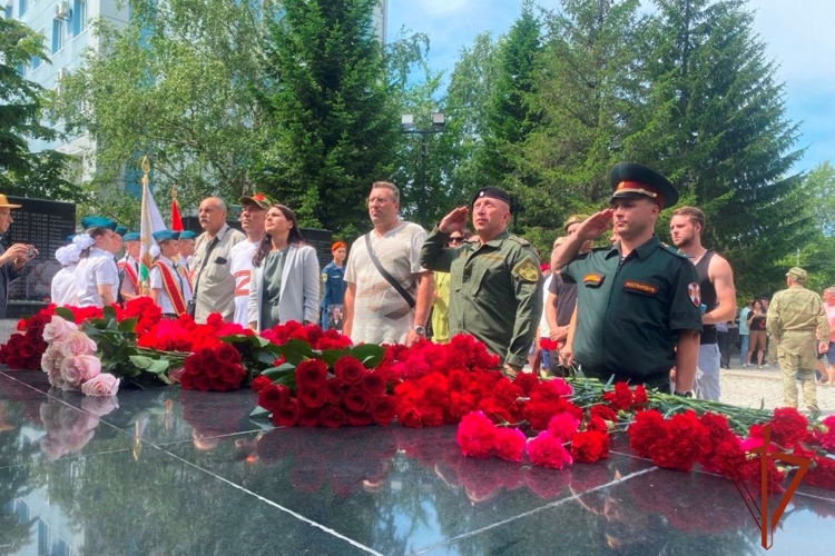 Томская Росгвардия в День ветеранов боевых действий почтила память павших за Родину (видео)