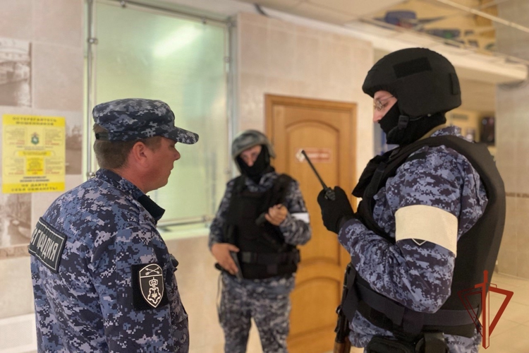 Всероссийские учения на объектах образования прошли при участии Росгвардии в Томской области (видео)