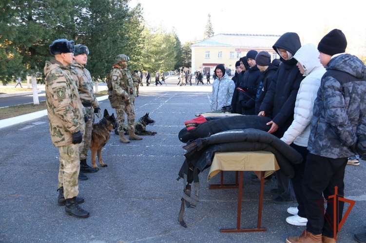 День призывника состоялся в Северском соединении Росгвардии (видео)