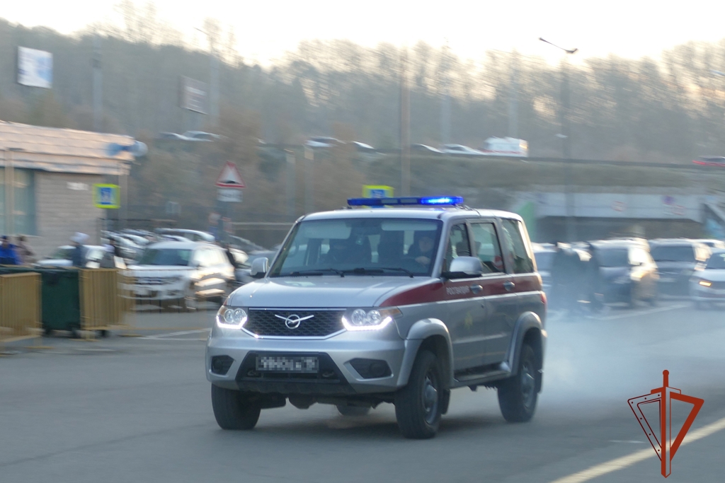 В Томской области росгвардейцы задержали подозреваемых в кражах из охраняемых магазинов