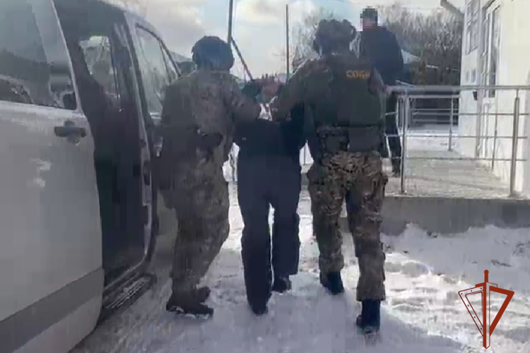 При силовой поддержке СОБР «Корд» Росгвардии в Томской области задержаны двое мужчин, обвиняемых в похищении несовершеннолетнего (видео)