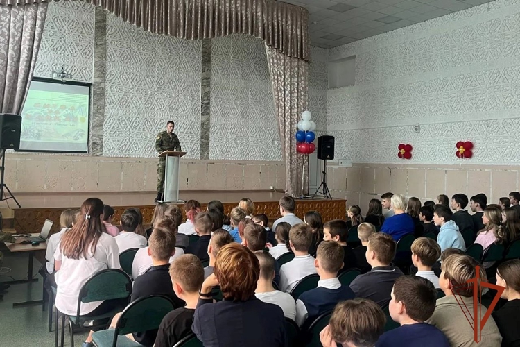 Школьников Томской области пригласили в легендарный вуз Росгвардии 