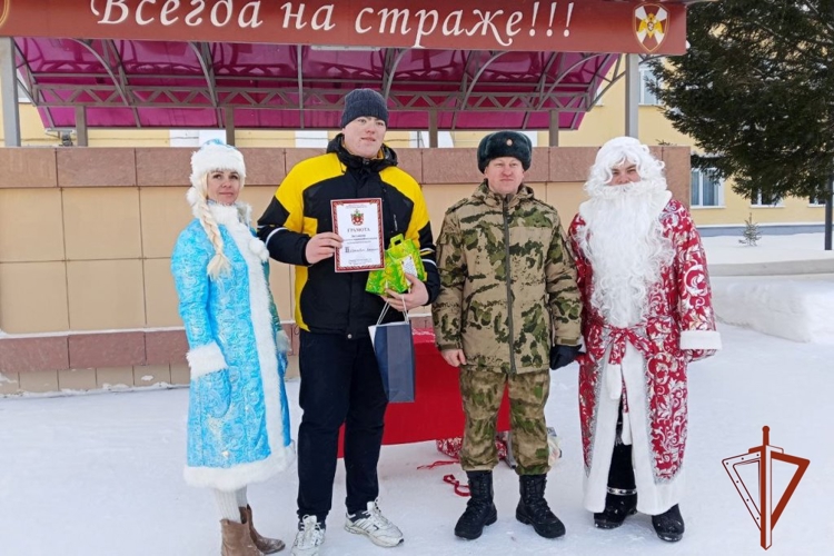 Росгвардейцы в Томской области провели семейный праздник