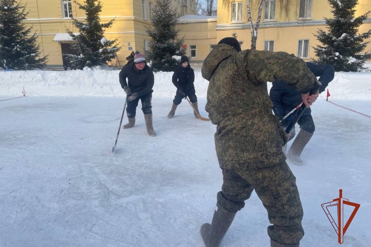 Росгвардейцы в Томской области провели семейный праздник
