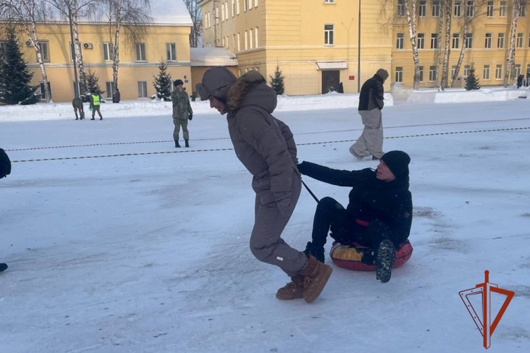 Росгвардейцы в Томской области провели семейный праздник