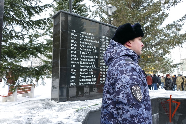 Начальник Управления Росгвардии по Томской области почтил память воинов, павших за пределами Отечества (видео)
