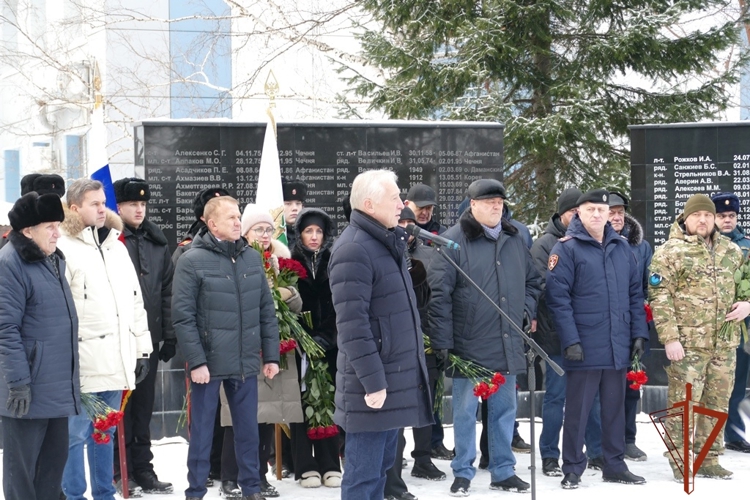 Начальник Управления Росгвардии по Томской области почтил память воинов, павших за пределами Отечества (видео)