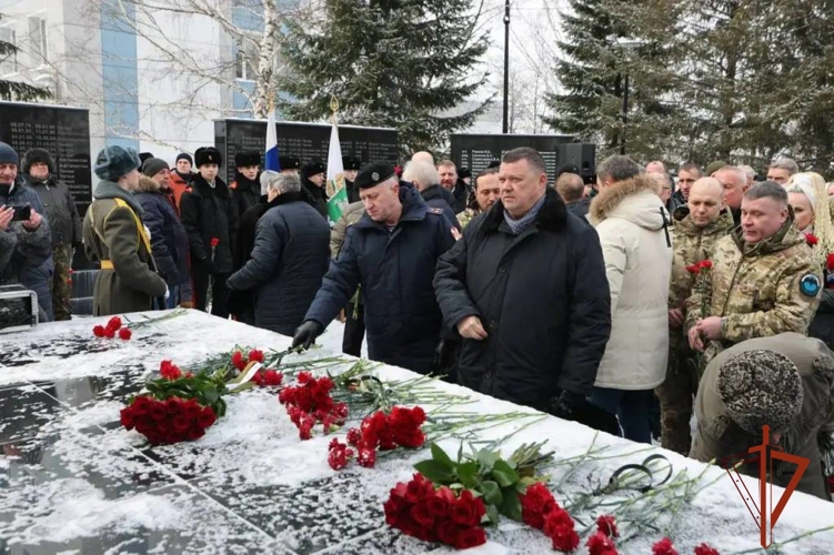 Начальник Управления Росгвардии по Томской области почтил память воинов, павших за пределами Отечества (видео)