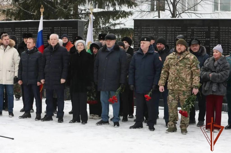 Начальник Управления Росгвардии по Томской области почтил память воинов, павших за пределами Отечества (видео)