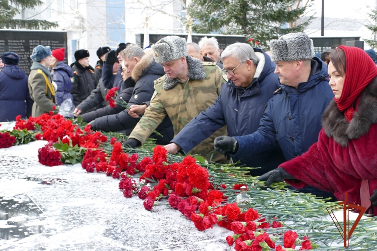 Начальник Управления Росгвардии по Томской области почтил память воинов, павших за пределами Отечества (видео)