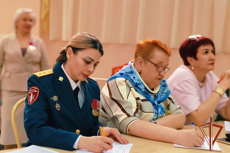 Представители Росгвардии вошли в состав жюри военно-патриотической игры «Девушки в погонах» в Томской области (видео)